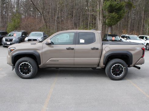 New 2026 Toyota Tacoma TRD Off-Road AWD/4WD image 5