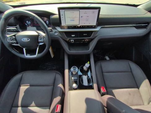 New 2026 Ford Explorer Platinum image 15