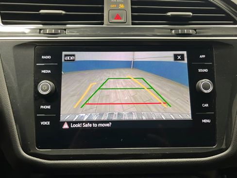 Used 2022 Volkswagen Tiguan SE AWD/4WD image 14