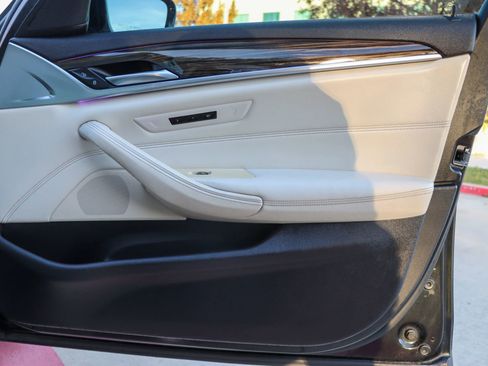 Used 2018 BMW 540i image 10