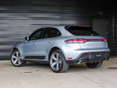 Certified 2023 Porsche Macan AWD/4WD image 3