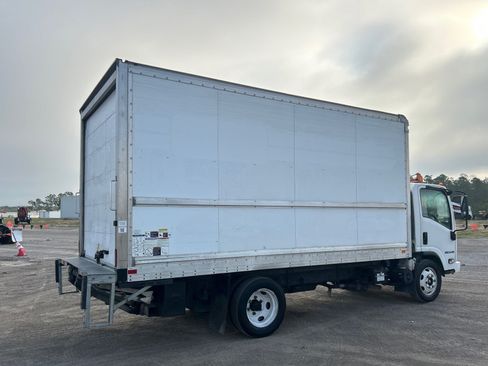 Used 2018 Isuzu NPR RWD image 8