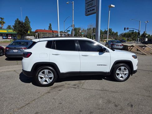 Certified 2022 Jeep Compass Latitude image 4