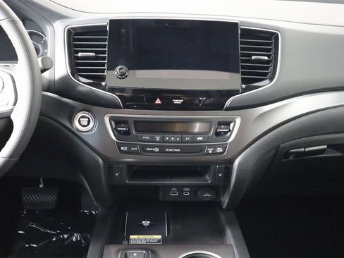 Certified 2025 Honda Passport EX-L image 14