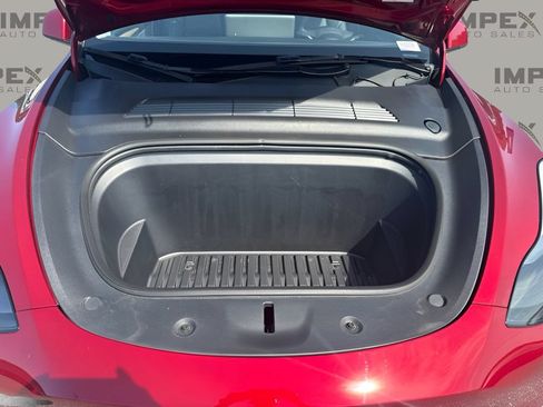 Used 2024 Tesla Model Y Long Range AWD/4WD image 28