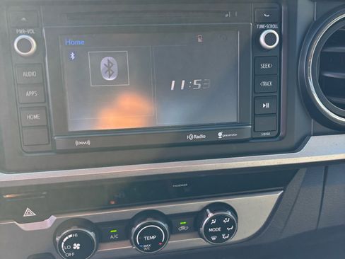 Used 2017 Toyota Tacoma SR5 image 11