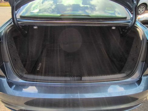 Used 2015 Volkswagen Jetta S image 33