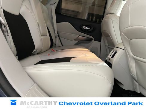Used 2020 Jeep Cherokee Latitude Plus AWD/4WD image 27