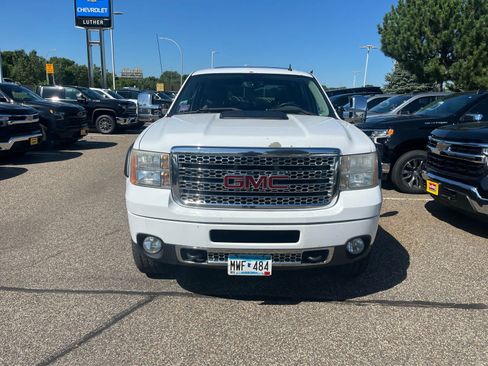 Used 2014 GMC Sierra 2500 Denali w/ Suspension Package, Off-Road AWD/4WD image 6