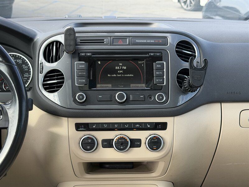 Used 2015 Volkswagen Tiguan SEL FWD image 23