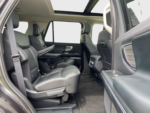 Used 2025 Ford Expedition Platinum AWD/4WD image 23