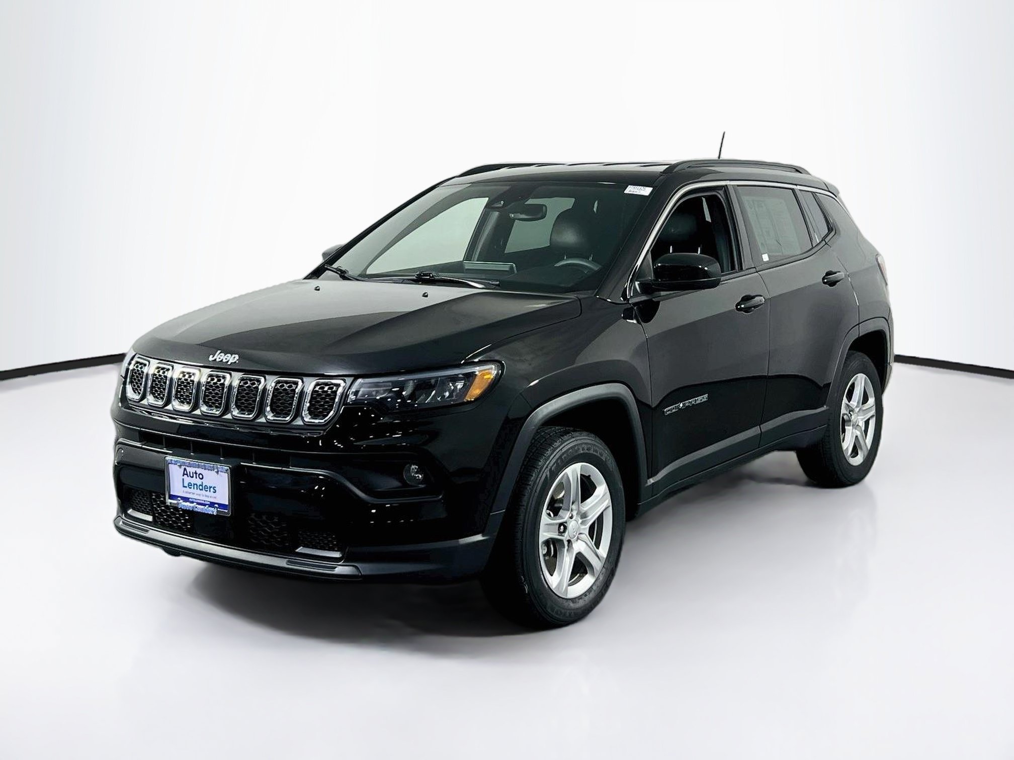 Used 2023 Jeep Compass Latitude w/ Convenience Group AWD/4WD image 1