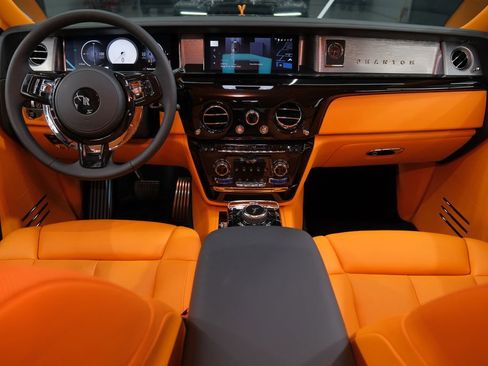 Used 2025 Rolls-Royce Phantom Sedan image 72