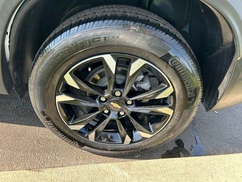 Used 2023 Chevrolet TrailBlazer LT FWD image 47
