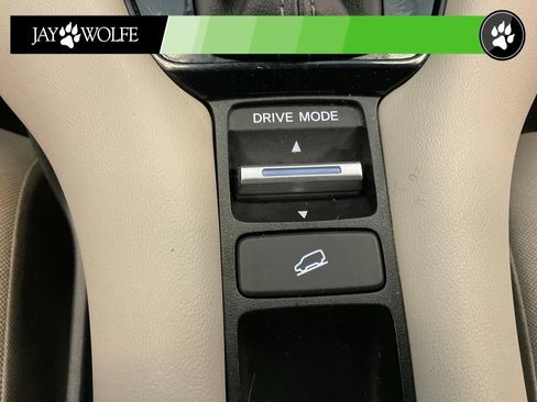 Used 2023 Honda HR-V LX image 17