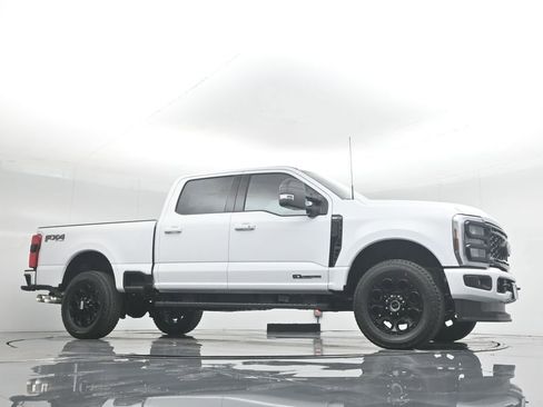 New 2026 Ford F250 XLT w/ XLT Premium Package AWD/4WD image 3