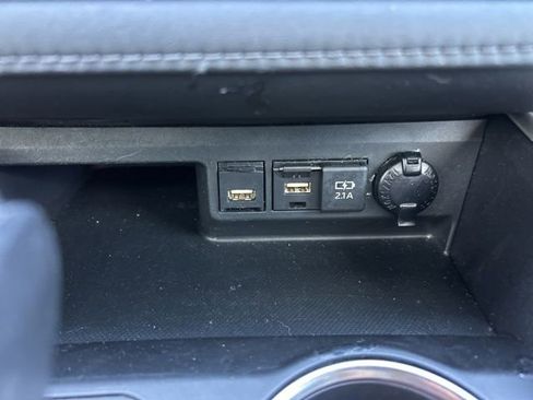 Used 2021 Toyota Highlander XLE image 21