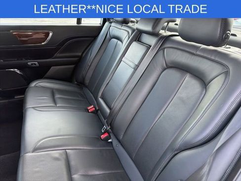 Used 2018 Lincoln Continental Select image 18