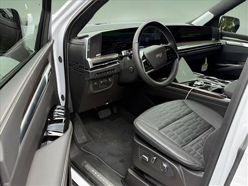 Used 2026 Cadillac Escalade Platinum Sport AWD/4WD image 18