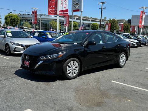 Used 2025 Nissan Sentra S FWD image 2