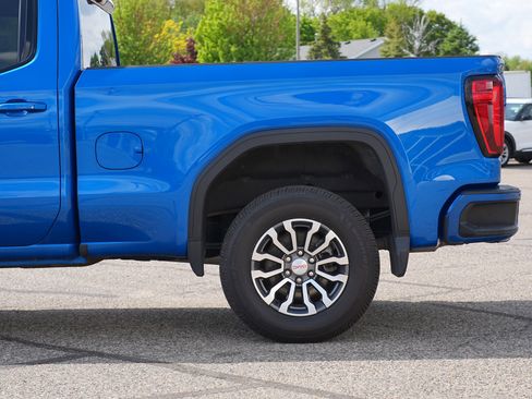 Used 2023 GMC Sierra 1500 AT4 w/ Technology Package AWD/4WD image 14