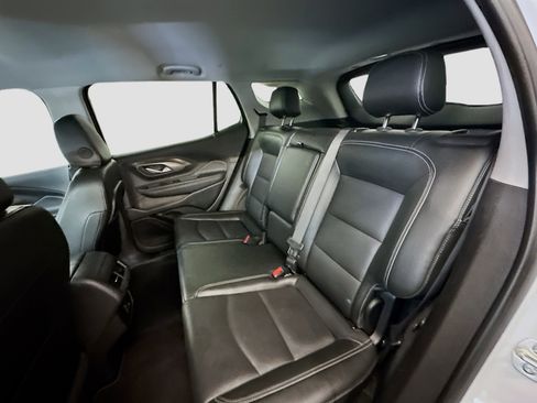 Used 2024 GMC Terrain SLT image 29