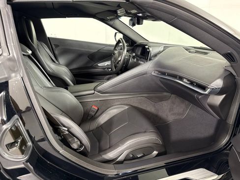 Used 2025 Chevrolet Corvette Stingray Convertible w/ Battery Protection Package RWD image 18