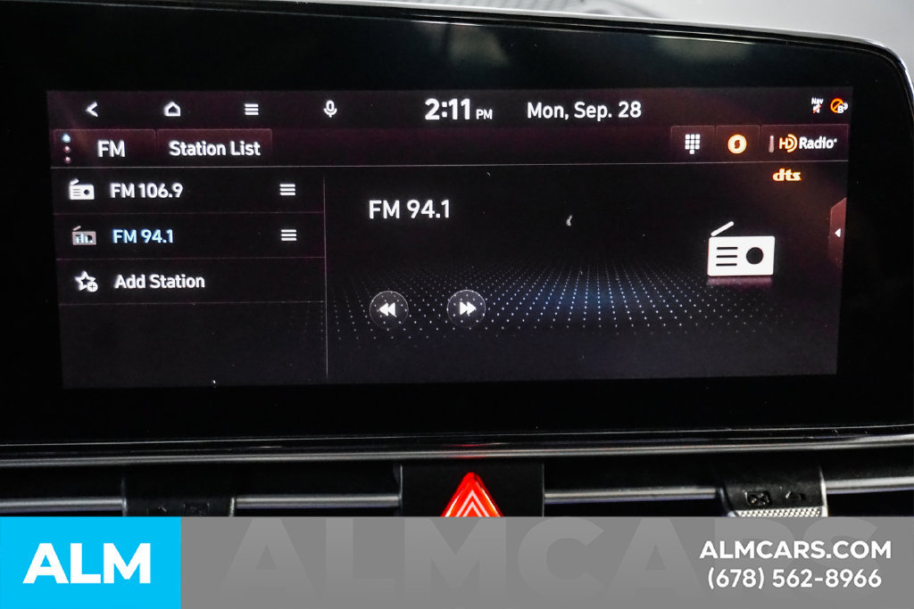 Used 2025 Hyundai Elantra SEL FWD image 36
