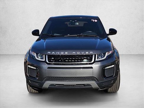 Used 2019 Land Rover Range Rover Evoque SE Premium image 2