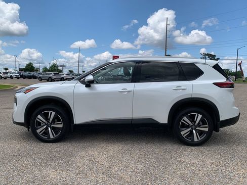 Used 2025 Nissan Rogue SL FWD image 5