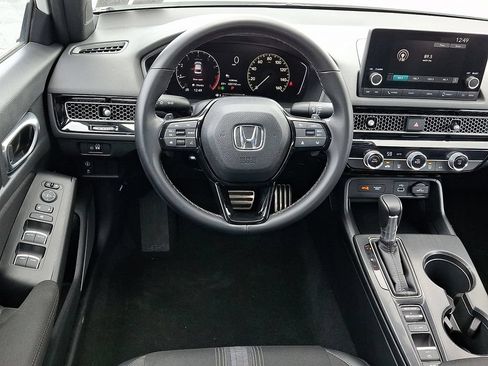 Used 2023 Honda Civic Sport image 2