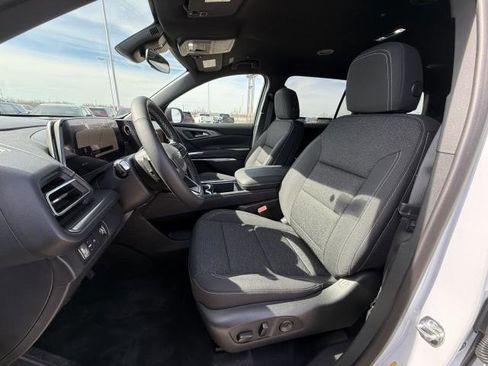 New 2026 Chevrolet Traverse LT image 16