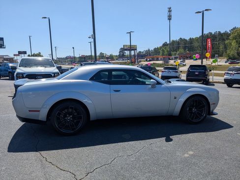 Used 2022 Dodge Challenger R/T Scat Pack RWD image 4
