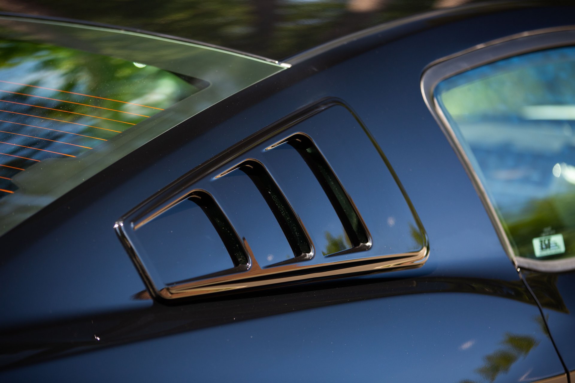 Used 2010 Ford Mustang GT RWD image 5