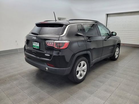 Used 2018 Jeep Compass Latitude FWD image 9