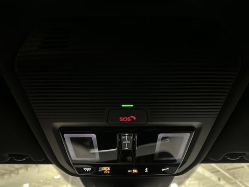 New 2025 Volkswagen GTI SE image 34