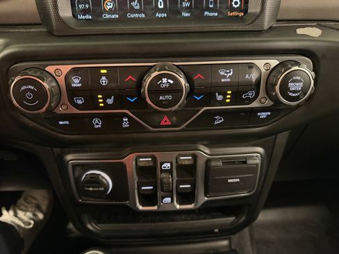 Used 2021 Jeep Wrangler Unlimited Sport image 31