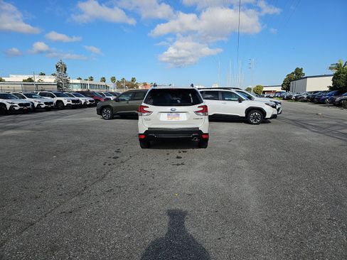 Used 2019 Subaru Forester Limited w/ Popular Package #3 image 6