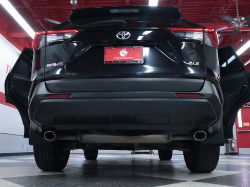 Used 2023 Toyota RAV4 XLE Premium FWD image 33