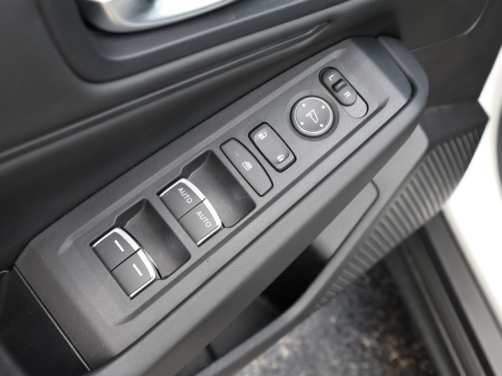 Used 2025 Honda Accord SE image 11