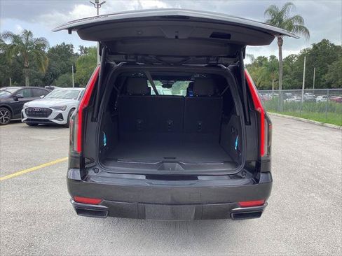 Used 2022 Cadillac Escalade ESV Sport Platinum AWD/4WD image 17