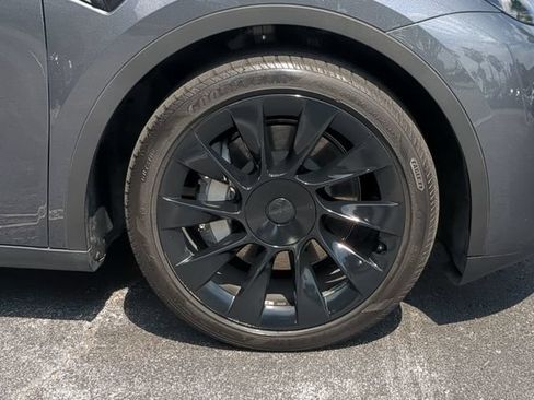 Used 2023 Tesla Model Y Long Range AWD/4WD image 11