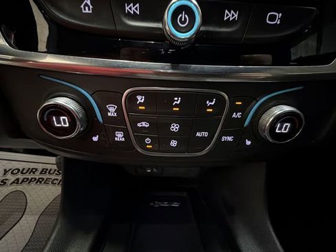 Certified 2023 Chevrolet Traverse LT image 19