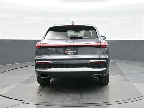 Certified 2025 Audi Q5 Premium w/ Convenience Package image 6