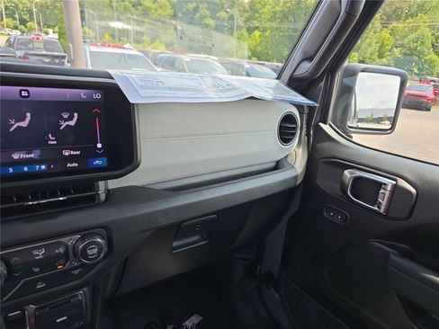 New 2026 Jeep Gladiator Sport AWD/4WD image 24