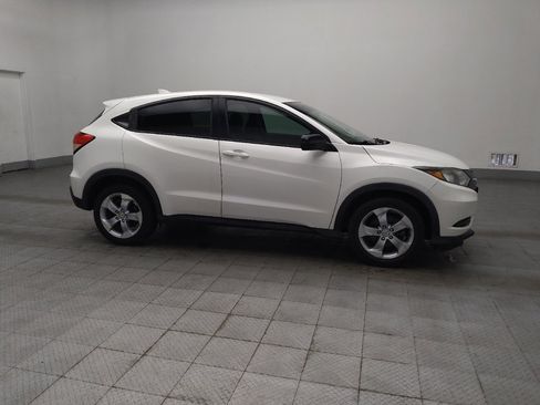 Used 2016 Honda HR-V LX image 11