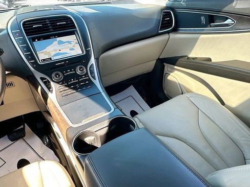 Used 2016 Lincoln MKX Reserve w/ Climate Package AWD/4WD image 24