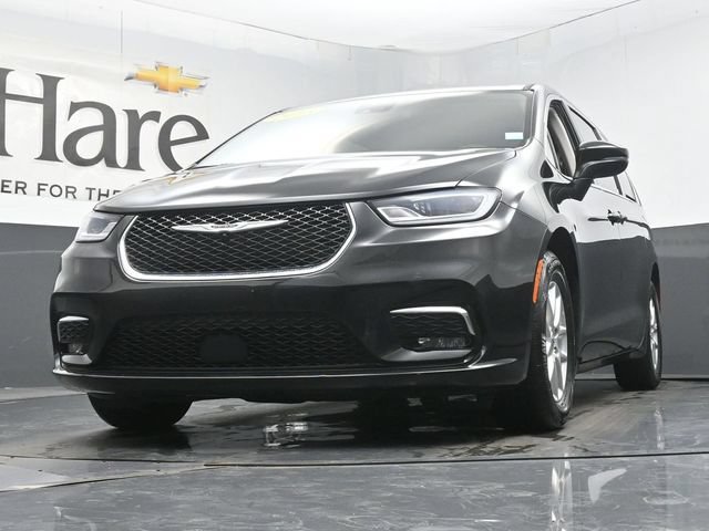 Used 2023 Chrysler Pacifica Touring-L FWD image 60