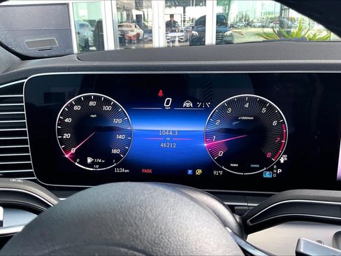 Used 2024 Mercedes-Benz GLS 450 4MATIC image 23