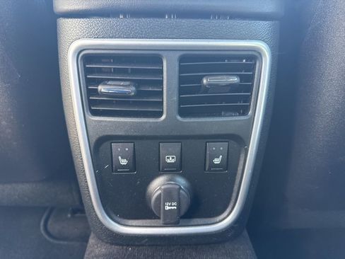 Used 2013 Chrysler 300 C image 11